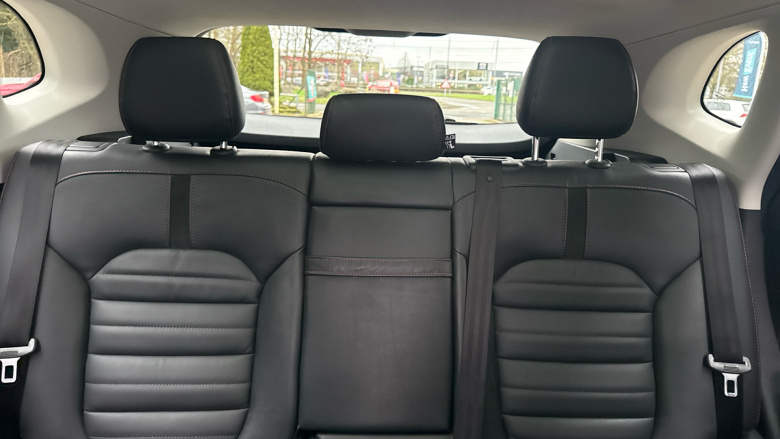 MG Hs 1.5 T-GDI Exclusive 5dr DCT Petrol Hatchback